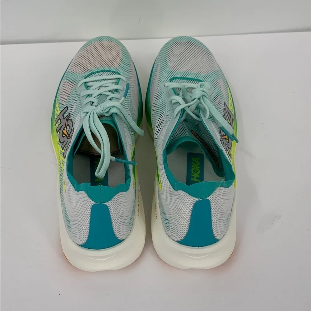 Hoka one cielo